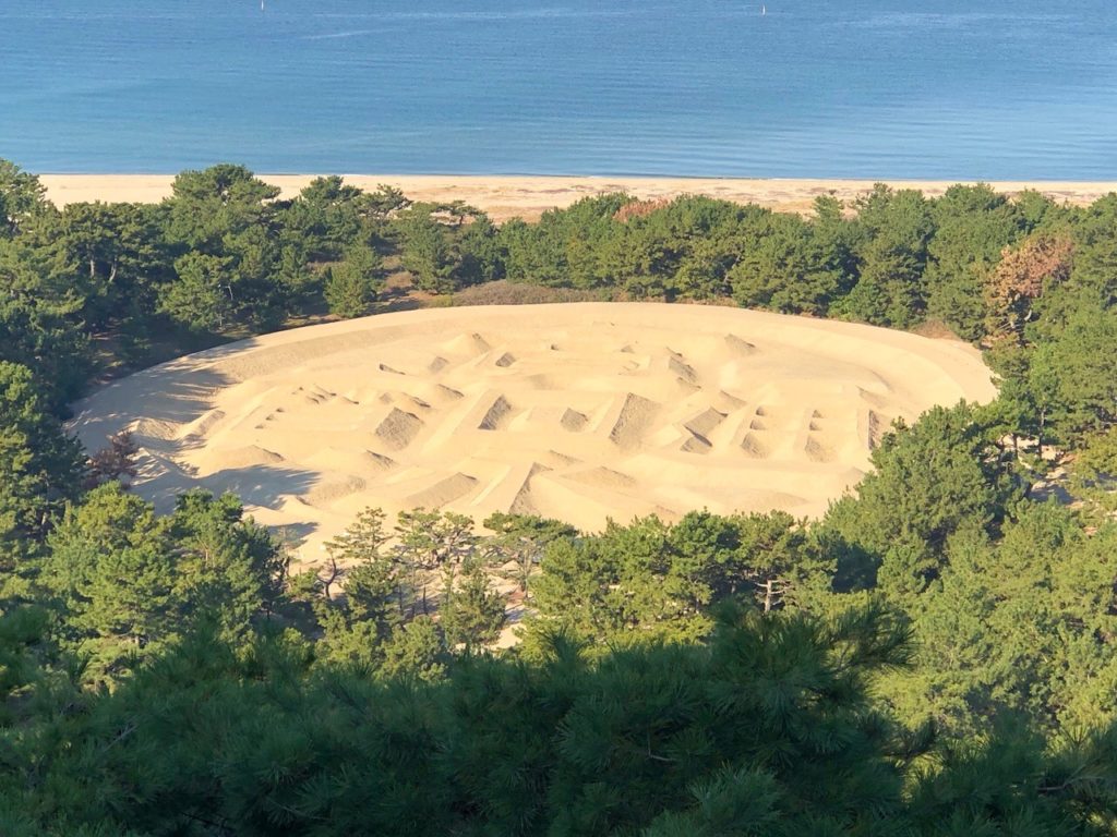 琴弾公園 サンドアートの元祖 江戸時代の砂絵が見られる金運のパワースポット 観音寺 四国 中国 旅行 観光情報なら 四国 中国旅行ナビ しちゅーなび 琴弾公園 サンドアートの元祖 江戸時代の砂絵が見られる金運のパワースポット 観音寺 四国 中国 旅行 観光情報なら 四国 中国旅行ナビ しちゅーなび